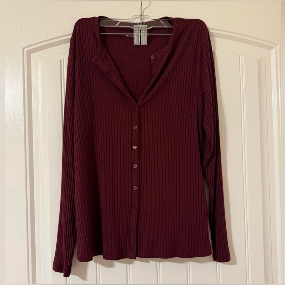 Ribbed Button Top